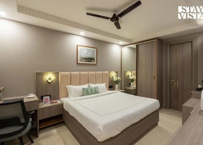 Stayvista Residences Near Cyber City Hub With Gym & Air Purifier